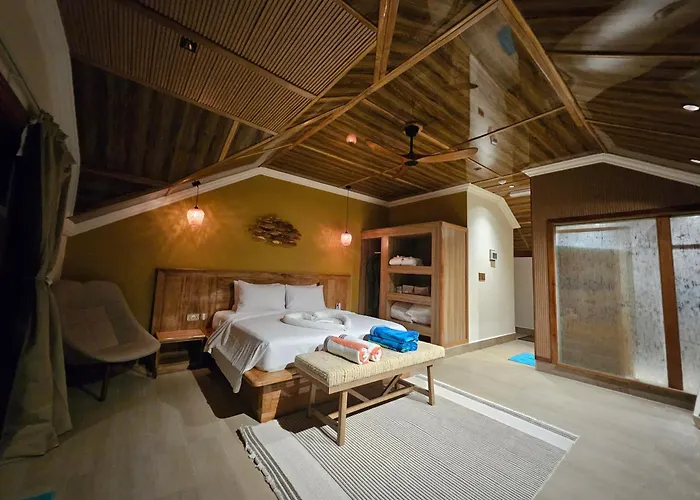 La Digue Luxury Beach Bungalow